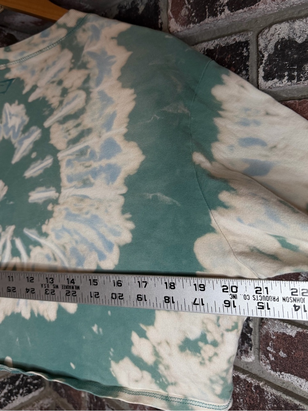 Gymshark Boxy Gym Custom Bleach Spiral Tie-Dye Cropped Tee- Seafoam Green/Cream - Picture 9 of 9